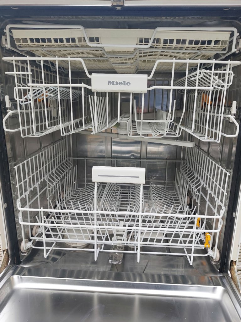 Miele dishwasher G4203 sc white full size