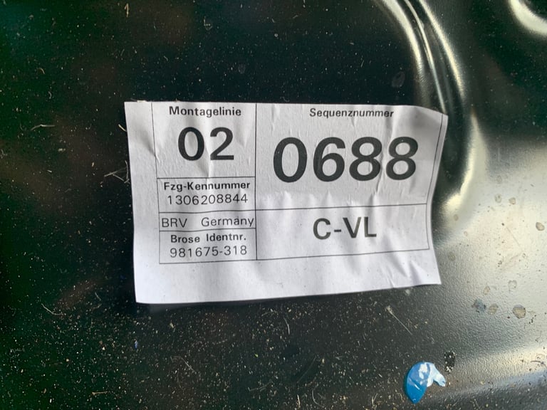Volkswagen Passat b7 front door LH5X paint code 