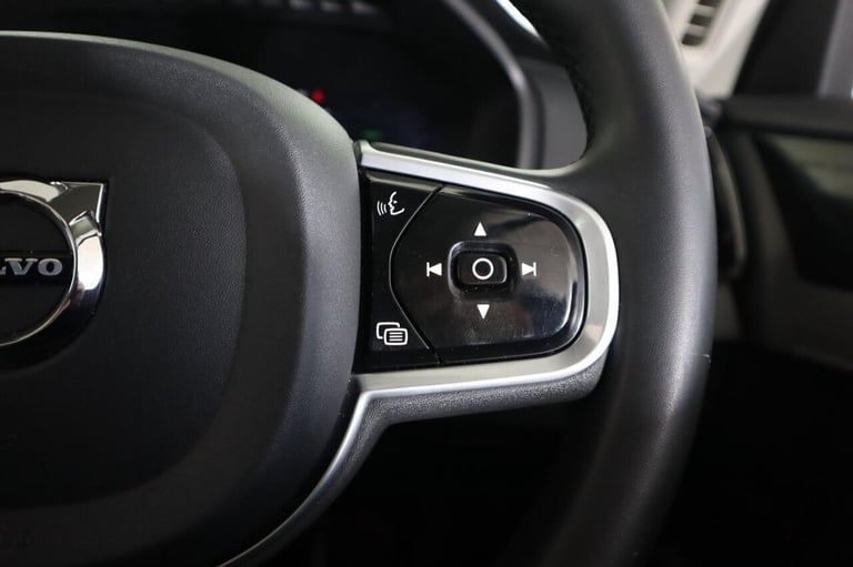 2022 Volvo XC90 2.0h T8 Recharge 18.8kWh Plus Auto 4WD Euro 6 (s/s) 5dr ESTATE PETROL/ELECTRIC Au...