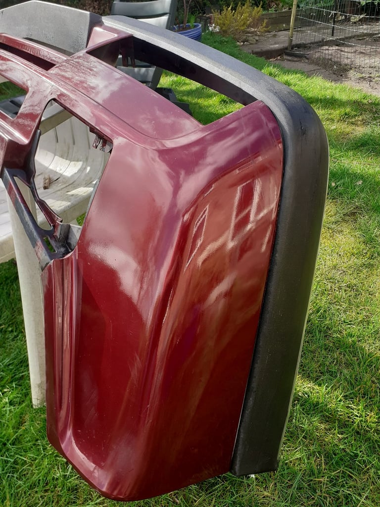 Citroen XM front bumper. Some damage (see pictures)