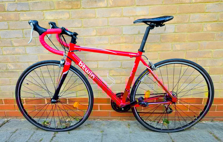 B'twin triban 3 carbon fibre road bike 54cm21 