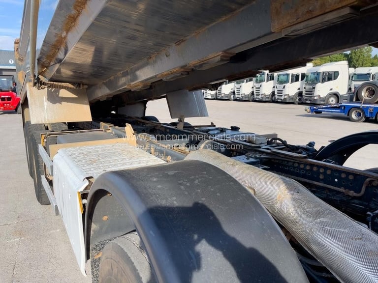 2017 (17) MERCEDES-BENZ AROCS 3240K TIPPER