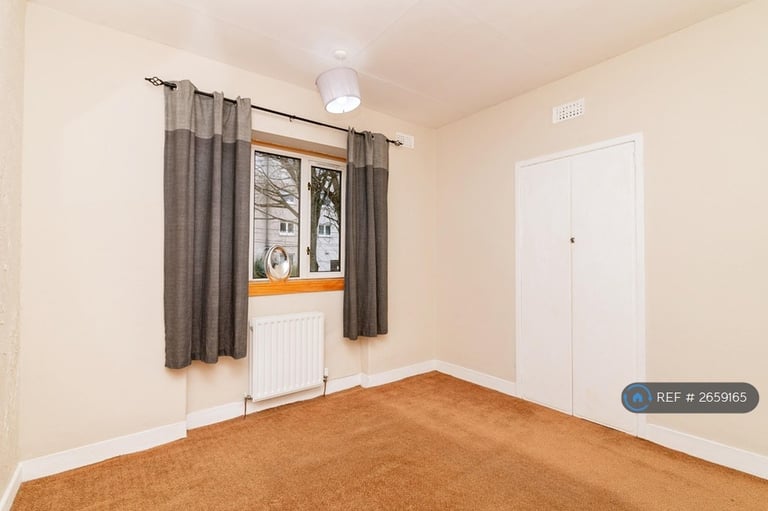3 bedroom flat in Fieldhead Drive, Glasgow, G43 (3 bed) (#2659165)
