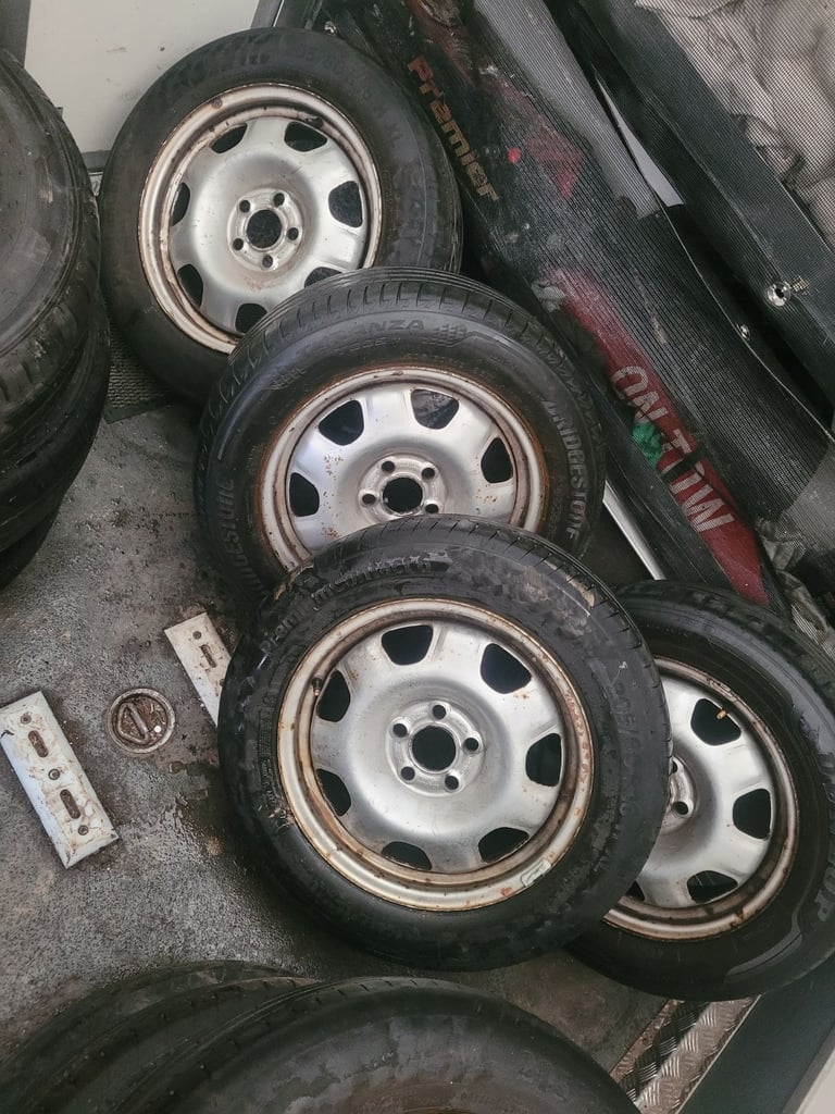 4x lovely clean ford transit custom wheels with good tyres size 205 60 16 