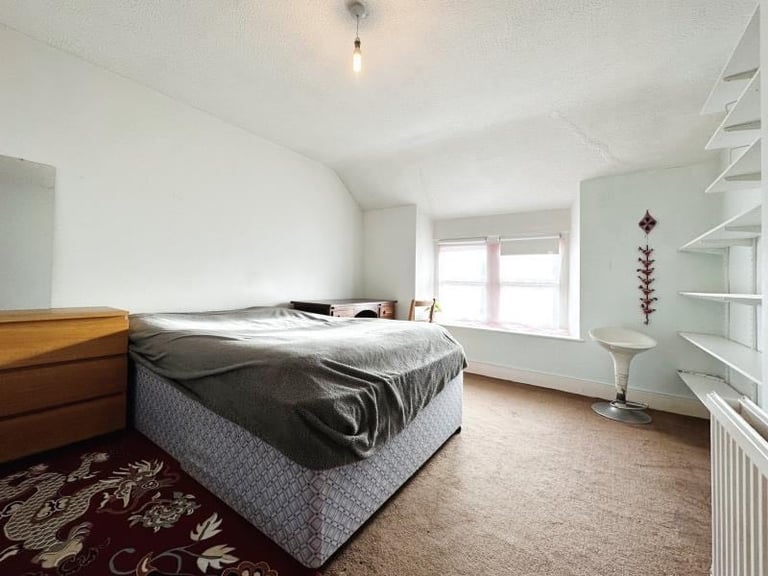 image for Spacious 3 bed rooms flat, Redland Green School Catchment BS6 6XW