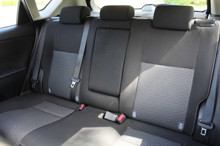 2015 Toyota Auris 1.8 Auris Icon+ VVT-i CVT 5dr Hatchback Hybrid Automatic