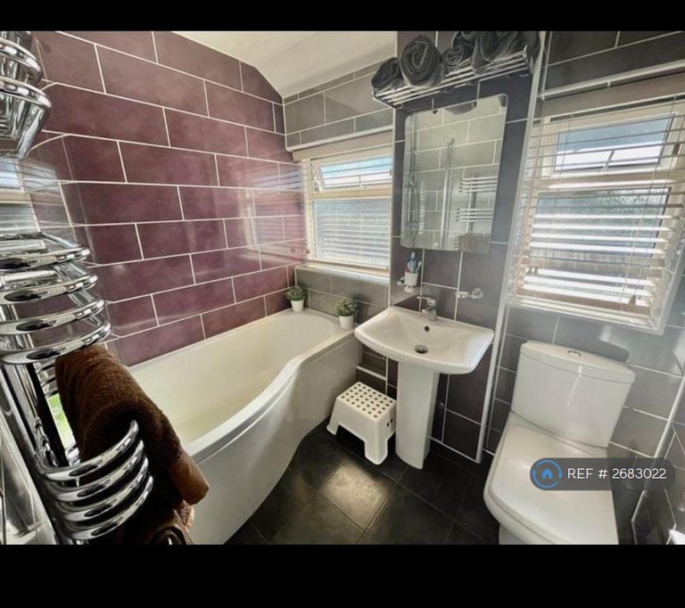 3 bedroom house in Mendip Crescent, Westcliff-On-Sea, SS0 (3 bed) (#2683022)