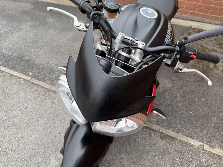TRIUMPH STREET TRIPLE R