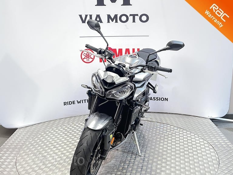 TRIUMPH STREET TRIPLE R - 2023 - 1800 miles