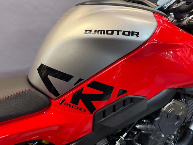 QJ MOTOR SRK800 2026 SUPER NAKED BRAND NEW MODEL TOP SPEC RED OR BLACK  £6699
