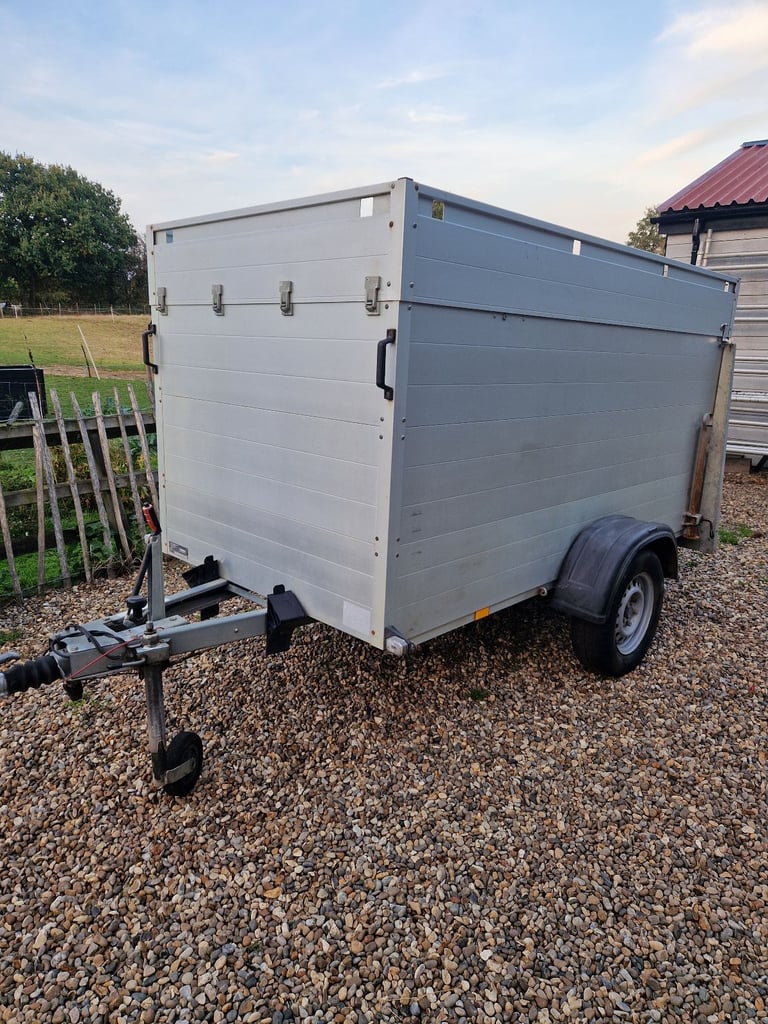 Box trailer