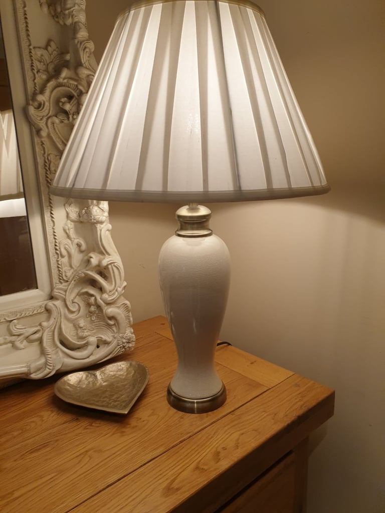 Cream crackle glazed lamp