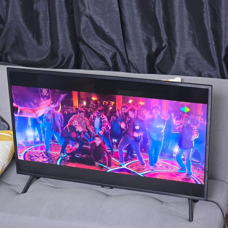 Samsung TV QLED smart slim 