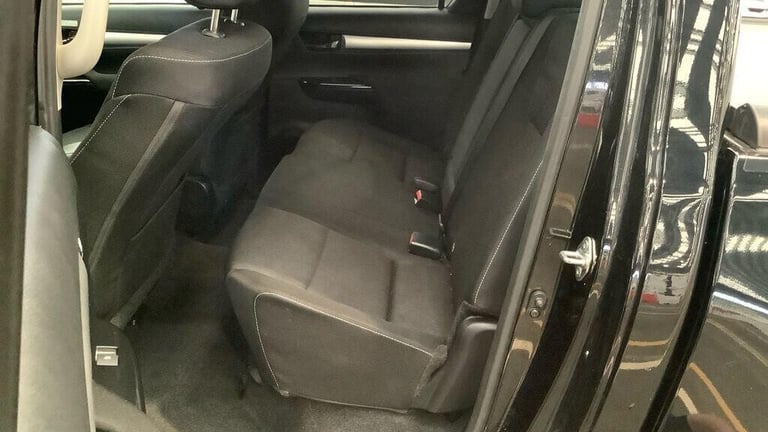2022 Toyota Hilux Invincible D/Cab Pick Up 2.4 D-4D PICK UP DIESEL Manual