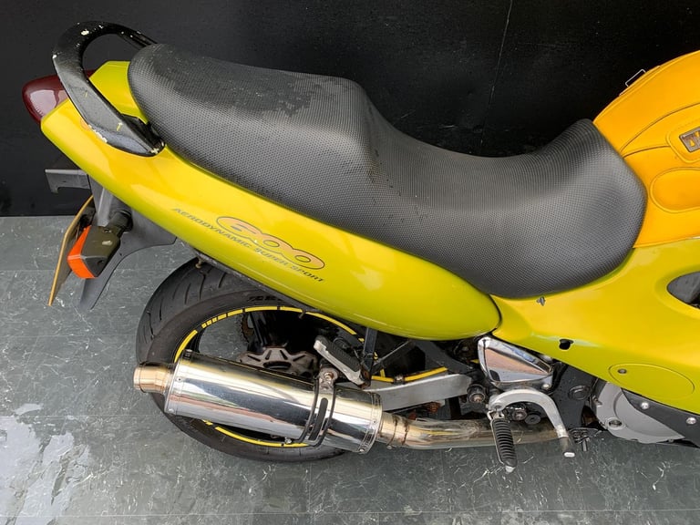SUZUKI GSX 600F RUNNING PROJECT BIKE HPI CLEAR