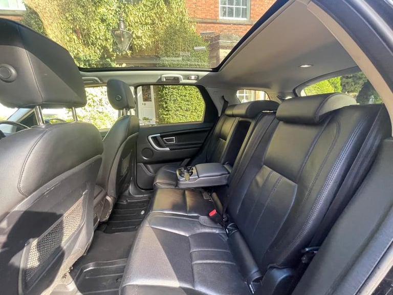 2016 Land Rover Discovery Sport 2.0 TD4 SE Tech SUV 5dr Diesel Auto 4WD Euro 6 (s/s) (180 ps) 7 S...
