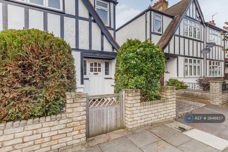 4 bedroom house in Merton Hall Gardens, London, SW20 (4 bed) (#2648857)