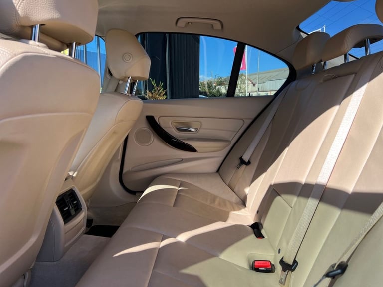 2013 BMW 3 Series 2.0 320d ED EfficientDynamics Business Saloon 4dr Diesel Auto Euro 5 (s/s)  Sal...