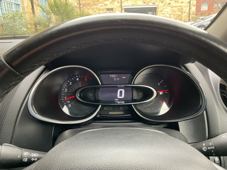 2016 (66) Renault Clio 1.5 dci Dynamique Nav S. 5 Door Diesel. FSH. Excellent Condition.