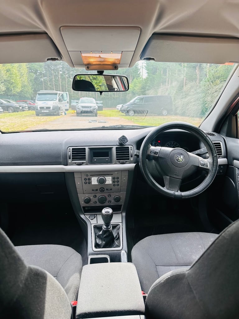 Vauxhall, VECTRA, Hatchback, 2006, Manual, 1796 (cc), 5 doors