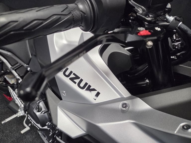 2025 25 Plate Suzuki GSX-8R 107 Miles EX-DEMO with extras