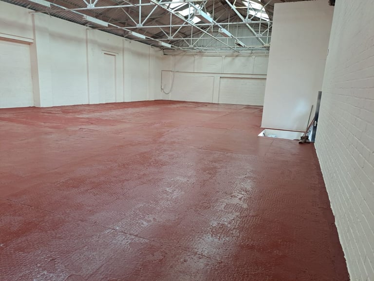 Refurbished 3,000 sq. ft. Industrial Unit - Ideal for Motor Trade, Workshop 