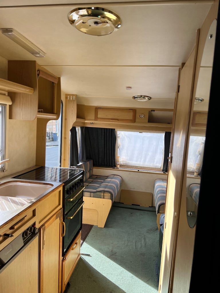Caravan elddis 