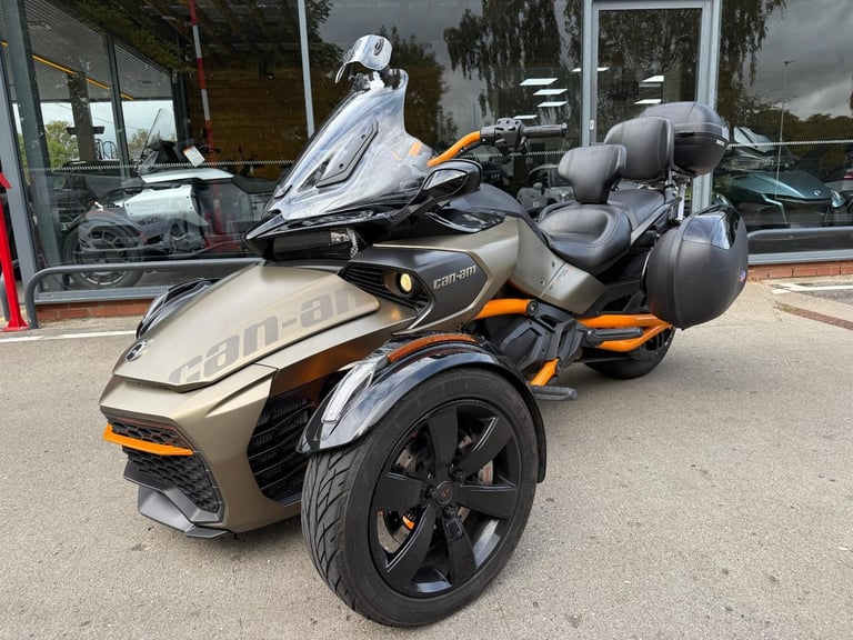 image for 2019 CAN-AM SPYDER F3 S 1330 cc 6 speed semiautomatic trike in liquid titanium
