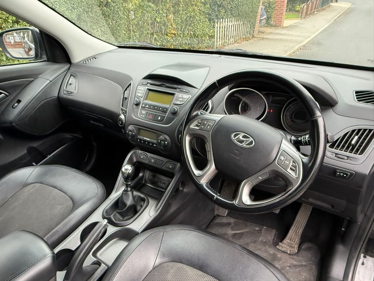 Hyundai ix35 SE1.7 CRDi SUV 2WD 5 Dr with Long MOT&Half Leather Heated Seats Full-Service History