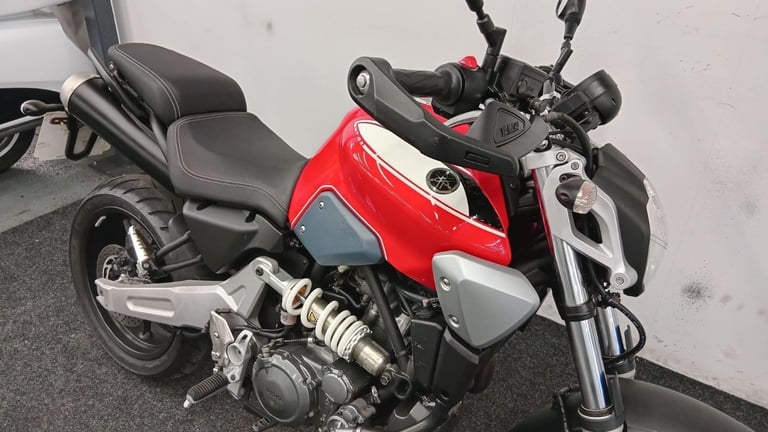 YAMAHA MT-03 ** MOT SEPTEMBER 2026 - HAND GUARDS - STANDARD SPEC ** 