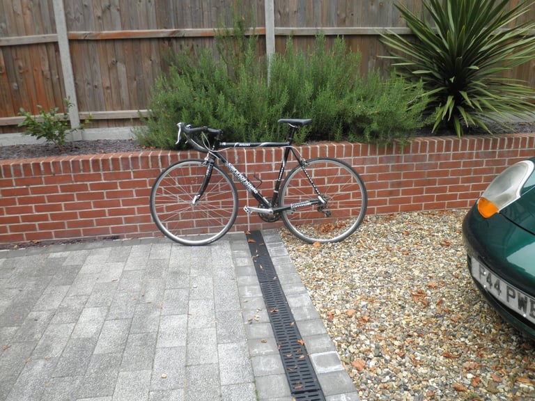 Cannondale R500 racing cycle