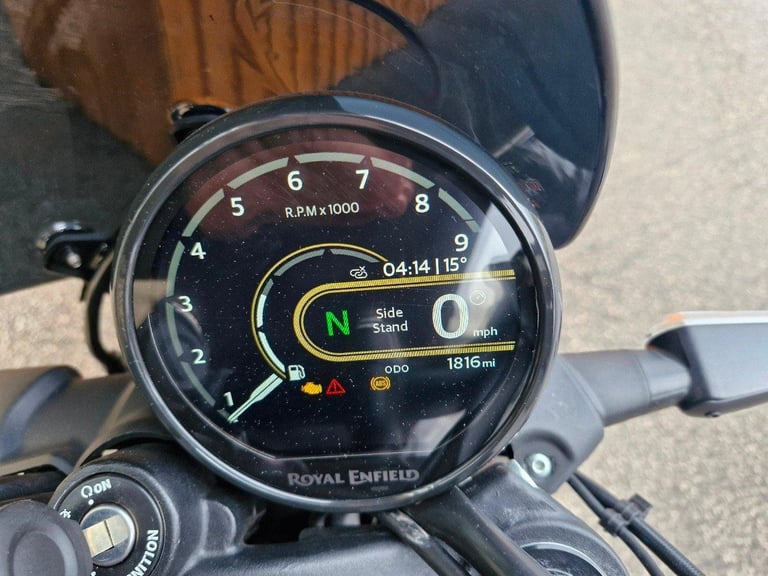 2024 Royal Enfield Guerilla 450 - Low mileage Premium colour Heated grips