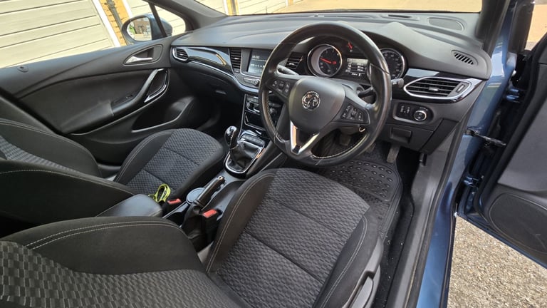 Vauxhall, ASTRA, Hatchback, 2017, Manual, 1598 (cc), 5 doors