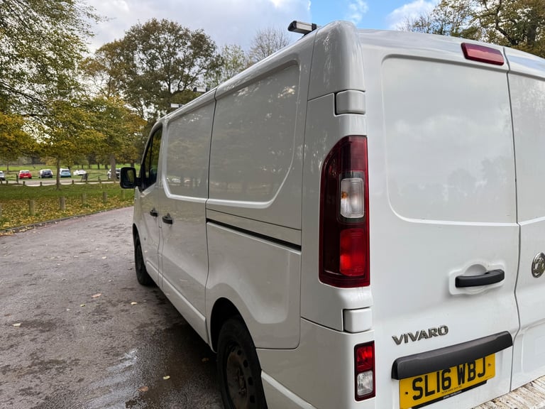 VAUXHALL VIVARO SPORTIVE 1.6 CDTI BI TURBO 2016 REG WITH AIR CON & 12 MONTHS MOT! READY FOR WORK! 