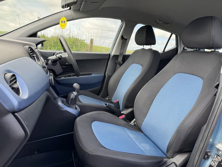 LOW MILEAGE + 2 KEYS