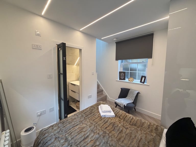 Stunning Newly Built One-Bed Duplex Flat  