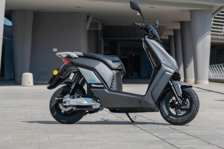 NEW MGB Lifan E4 3kW Electric Scooter A1 Licence Learner Legal 125cc equivale...