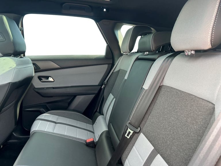  Vauxhall Grandland Electric 73kwh Ultimate Suv 5dr Electric Auto 213 Ps