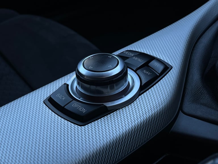 BMW, 1 SERIES, Hatchback, 2014, Manual, 1995 (cc), 5 doors