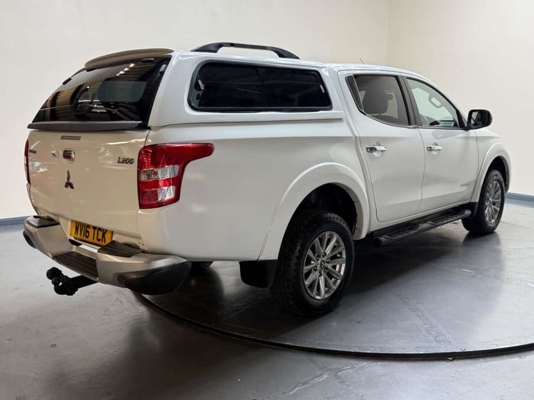 2016 Mitsubishi L200 2.4 DI-D DC Warrior 4WD Euro 5 4dr Pickup Diesel Manual