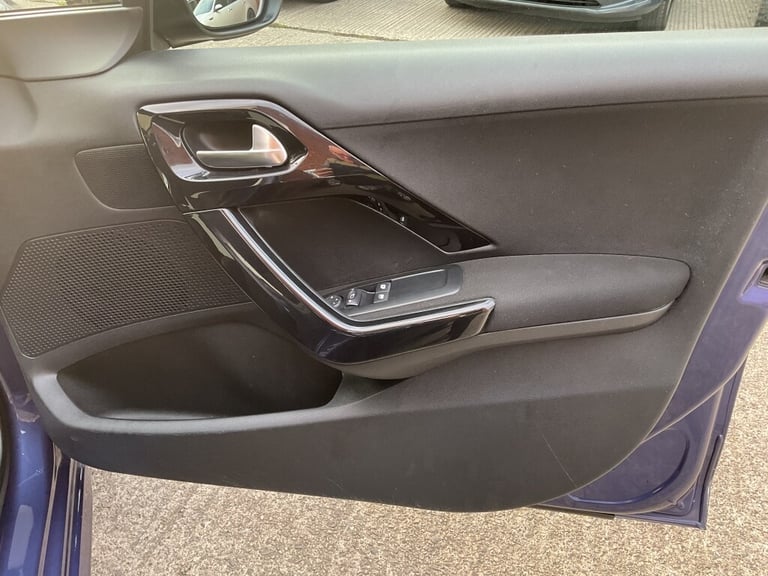 2015 Peugeot 208 1.4 HDi Allure 5dr HATCHBACK DIESEL Manual