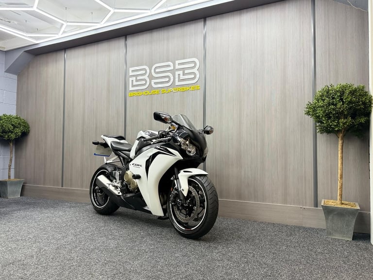 image for 2009 09 Honda CBR 1000RR RR 8 - Very Nice Bike - 12m MOT - Fully Serviced