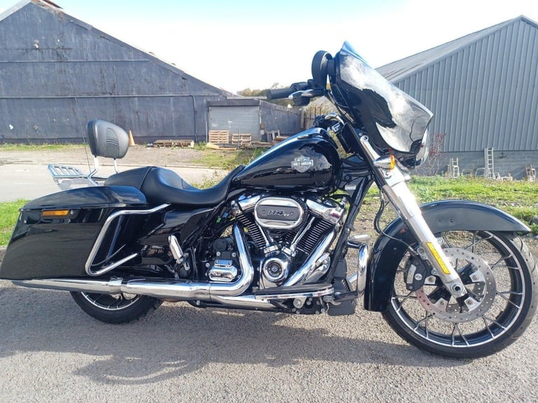 HARLEY-DAVIDSON CVO FLHXSE STREET GLIDE