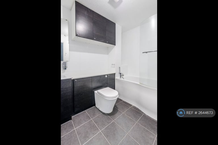 3 bedroom flat in Bywater Place, London, SE16 (3 bed) (#2644673)