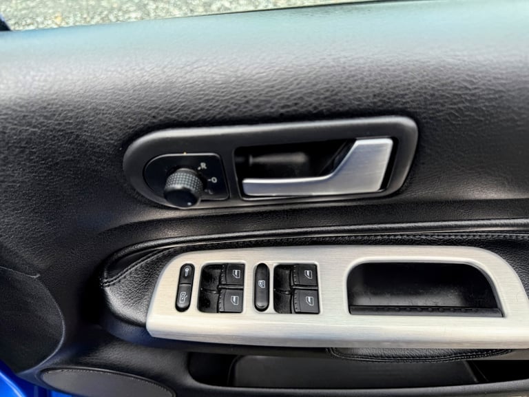 FRESH IMPORT 2004 VW GOLF R32 MK4 BLUE 3.2 V6 PETROL 5 DOOR 6 SPEED MANUAL