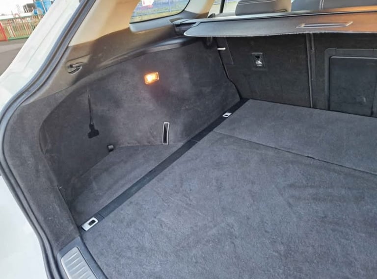Toyota, AVENSIS, Estate, 2017, Manual, 1598 (cc), 5 doors