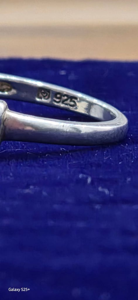 Beautiful sterling silver 925 Rohdoltite Garnet cluster ring size N