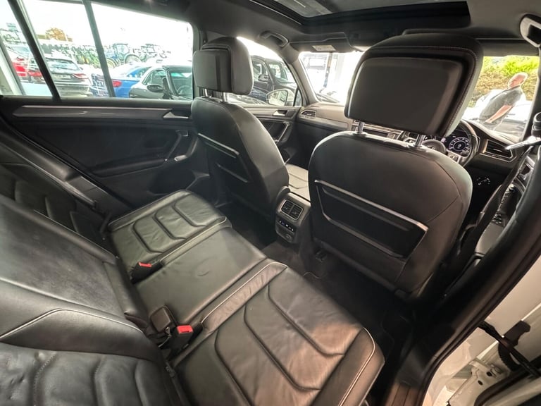  Volkswagen Tiguan 2.0 TDI BlueMotion Tech R-Line SUV 5dr Diesel DSG 4Motion Euro 6 (s/s) (150 Di...