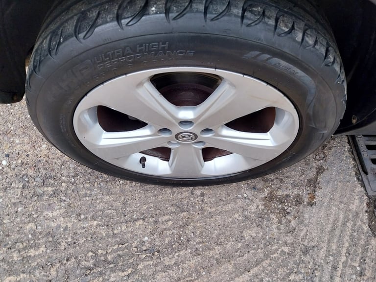 2014 Vauxhall Mokka 1.6i Exclusiv 5dr HATCHBACK Petrol Manual