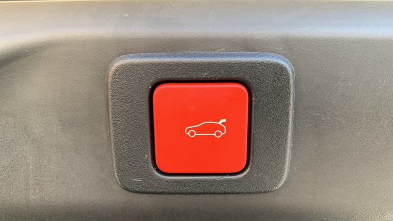 2024 Peugeot 3008 1.2 HYBRID GT SUV 5dr Petrol Hybrid e-DSC6 Euro 6 (s/s) (136 ps) SUV Hybrid Aut...